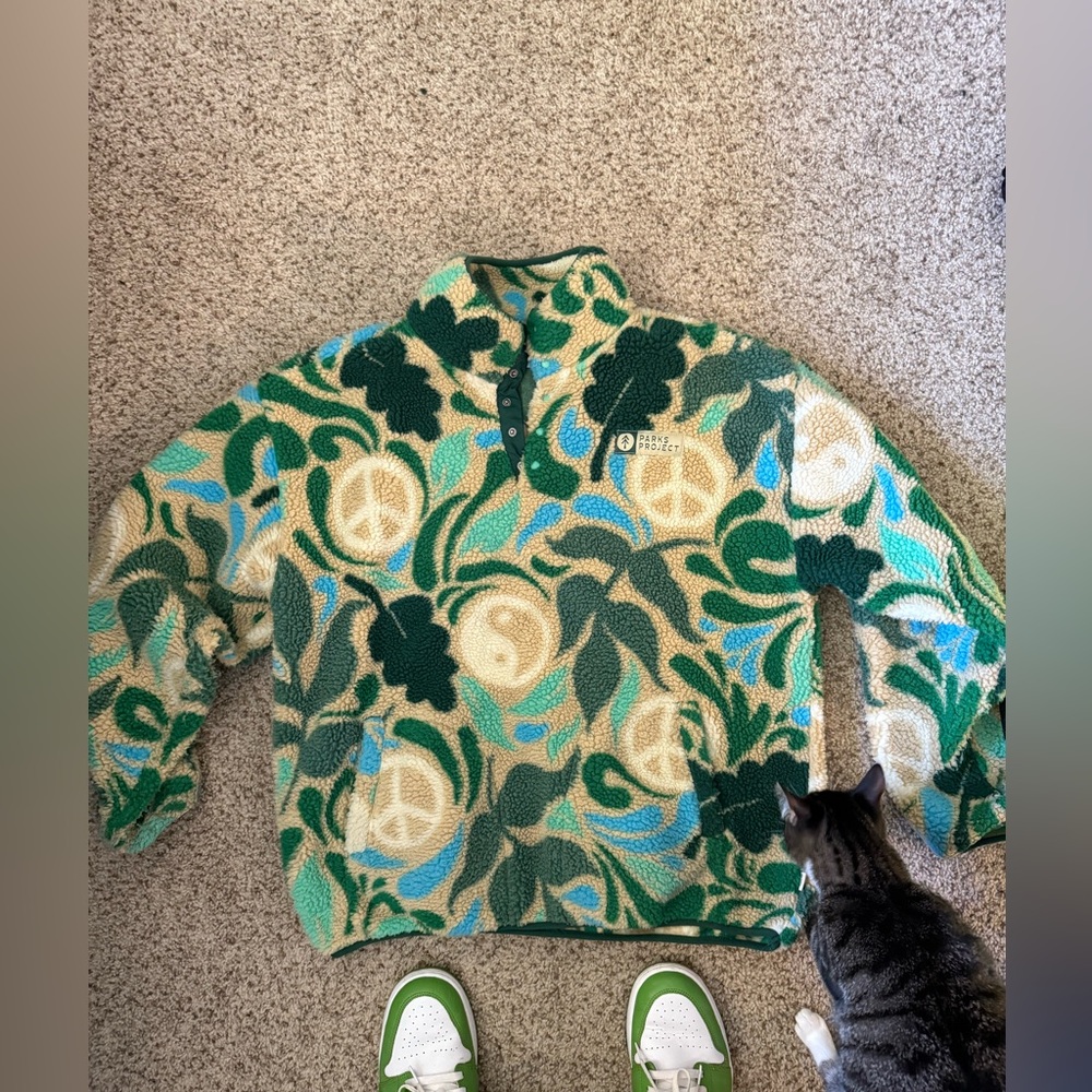 Parks Project UO Exclusive Peace Leaves Fleece Mock Neck Sweatshirt